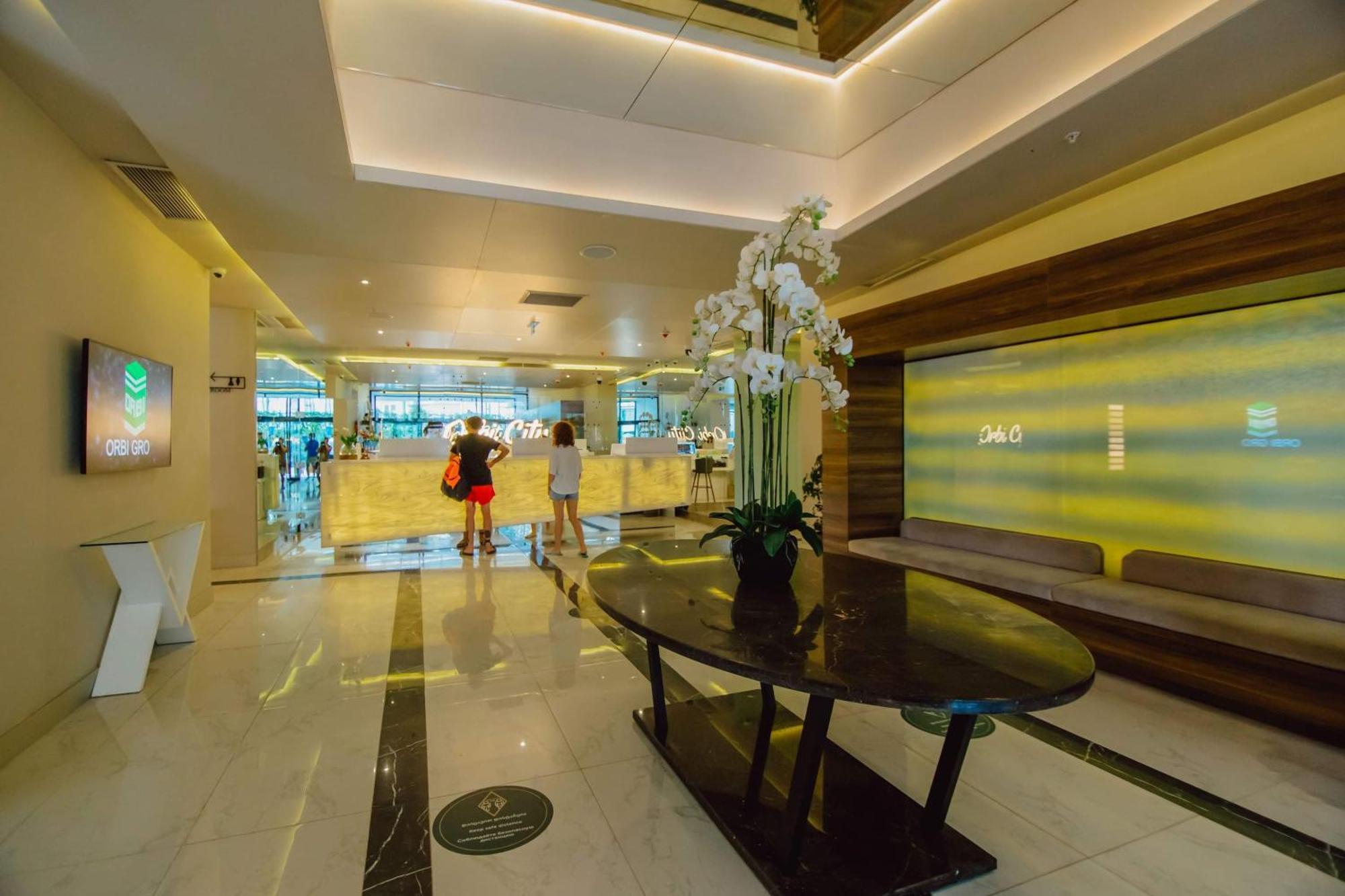 Orbi City Black Sea View Aparthotel Batum Dış mekan fotoğraf