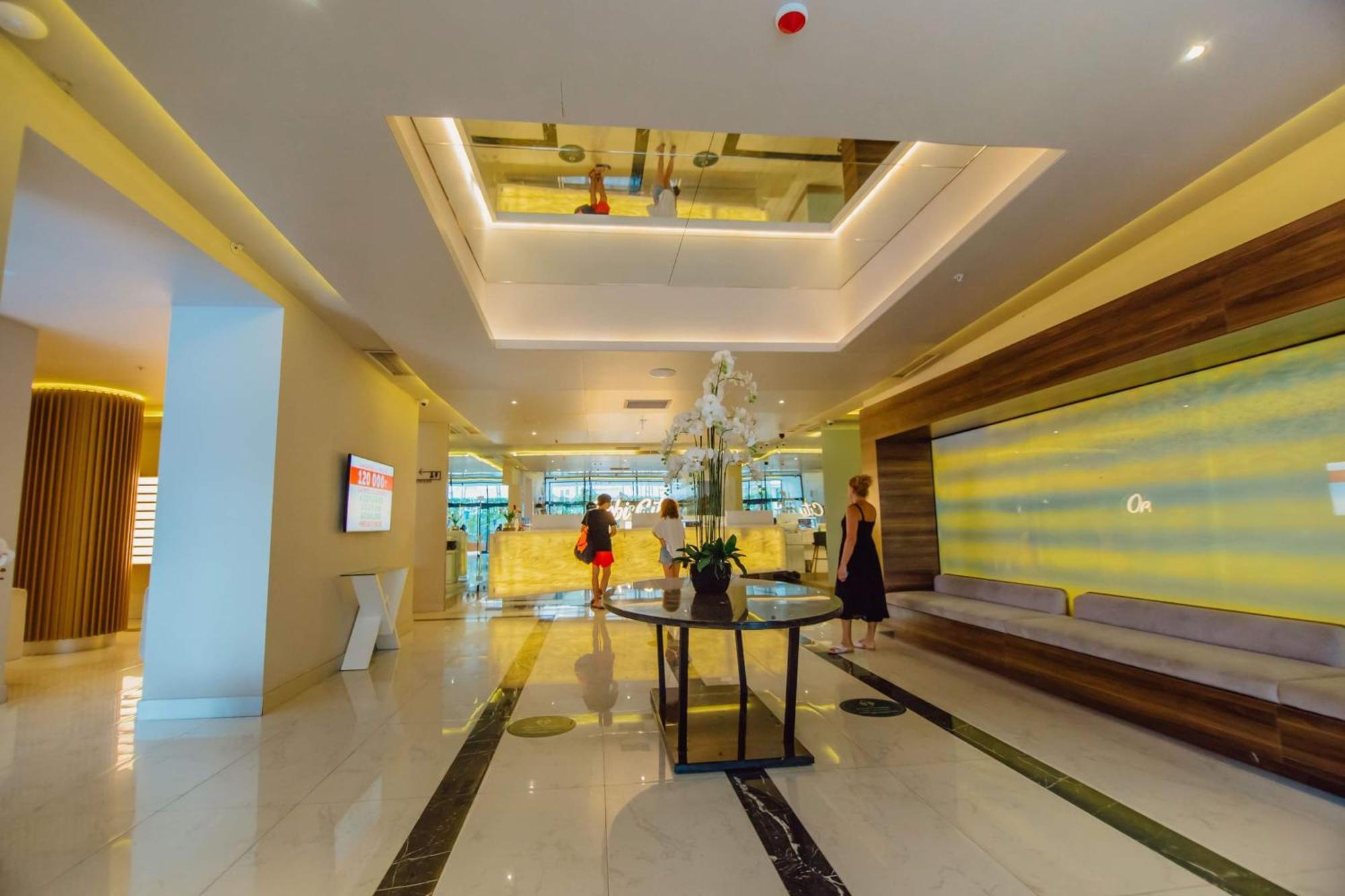 Orbi City Black Sea View Aparthotel Batum Dış mekan fotoğraf